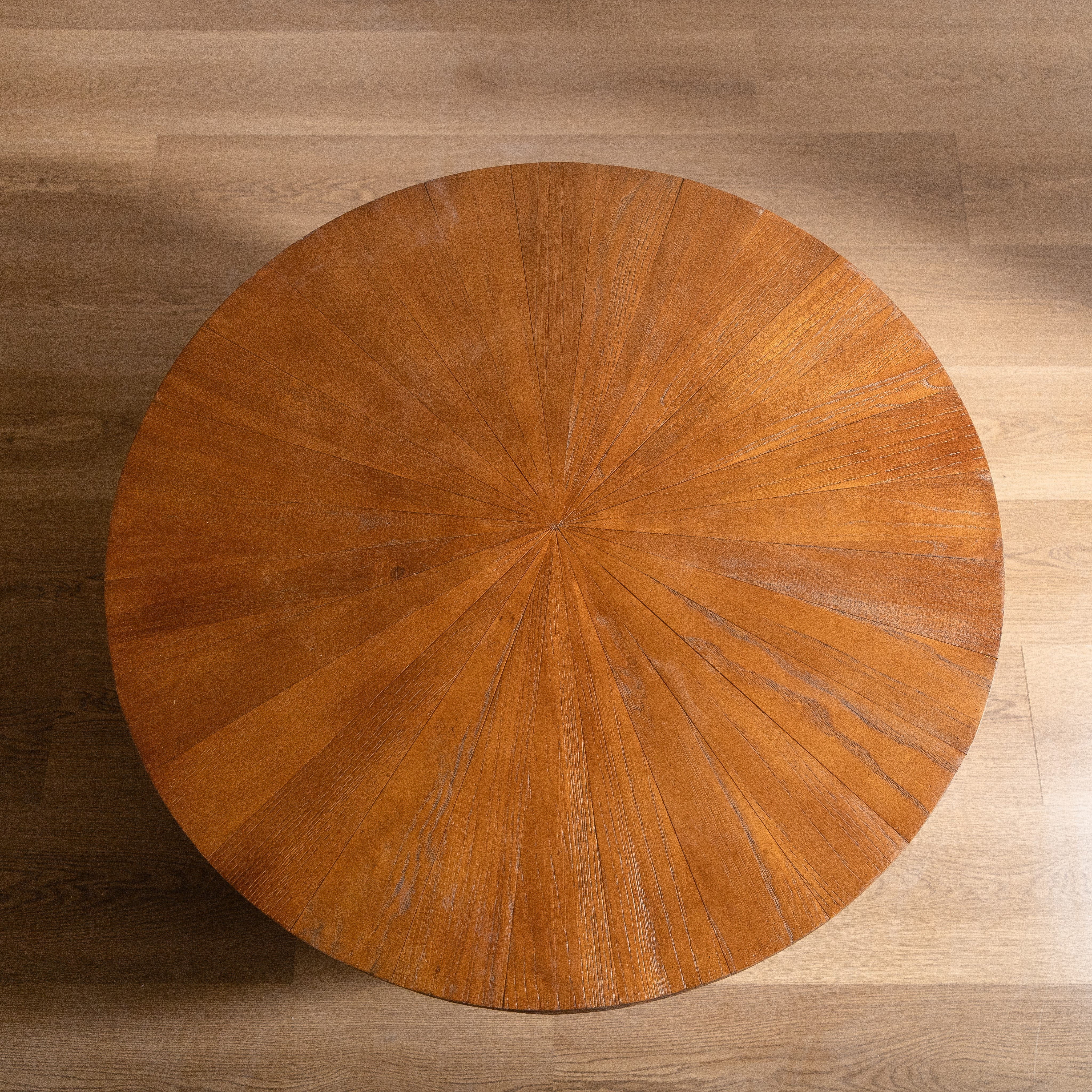 31.50"Vintage Style Bucket Shaped Coffee Table with storage function, for Office, Dining Room and Living Room