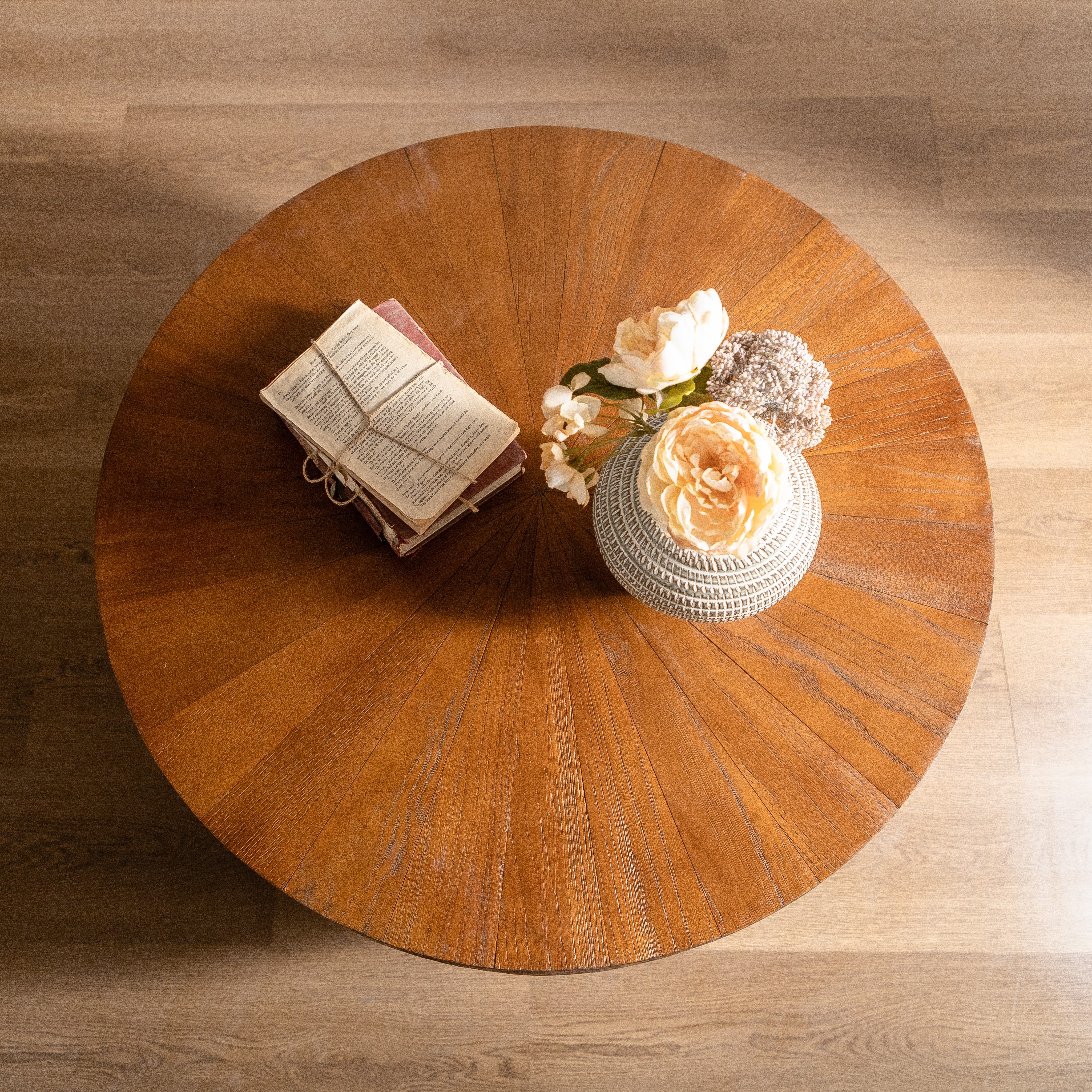 31.50"Vintage Style Bucket Shaped Coffee Table with storage function, for Office, Dining Room and Living Room