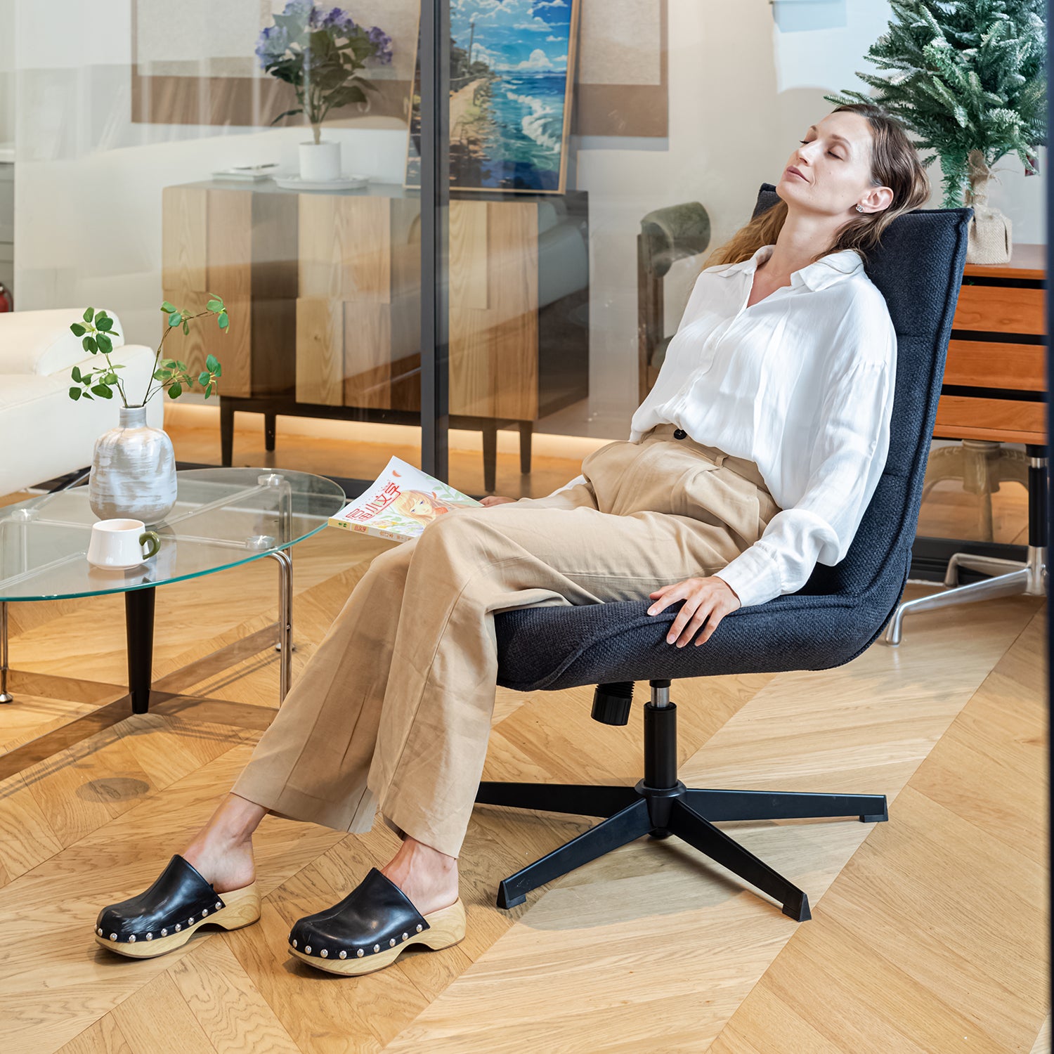 Lucks Swivel Lounge Chair with Fabric Upholstery, For Home or Office