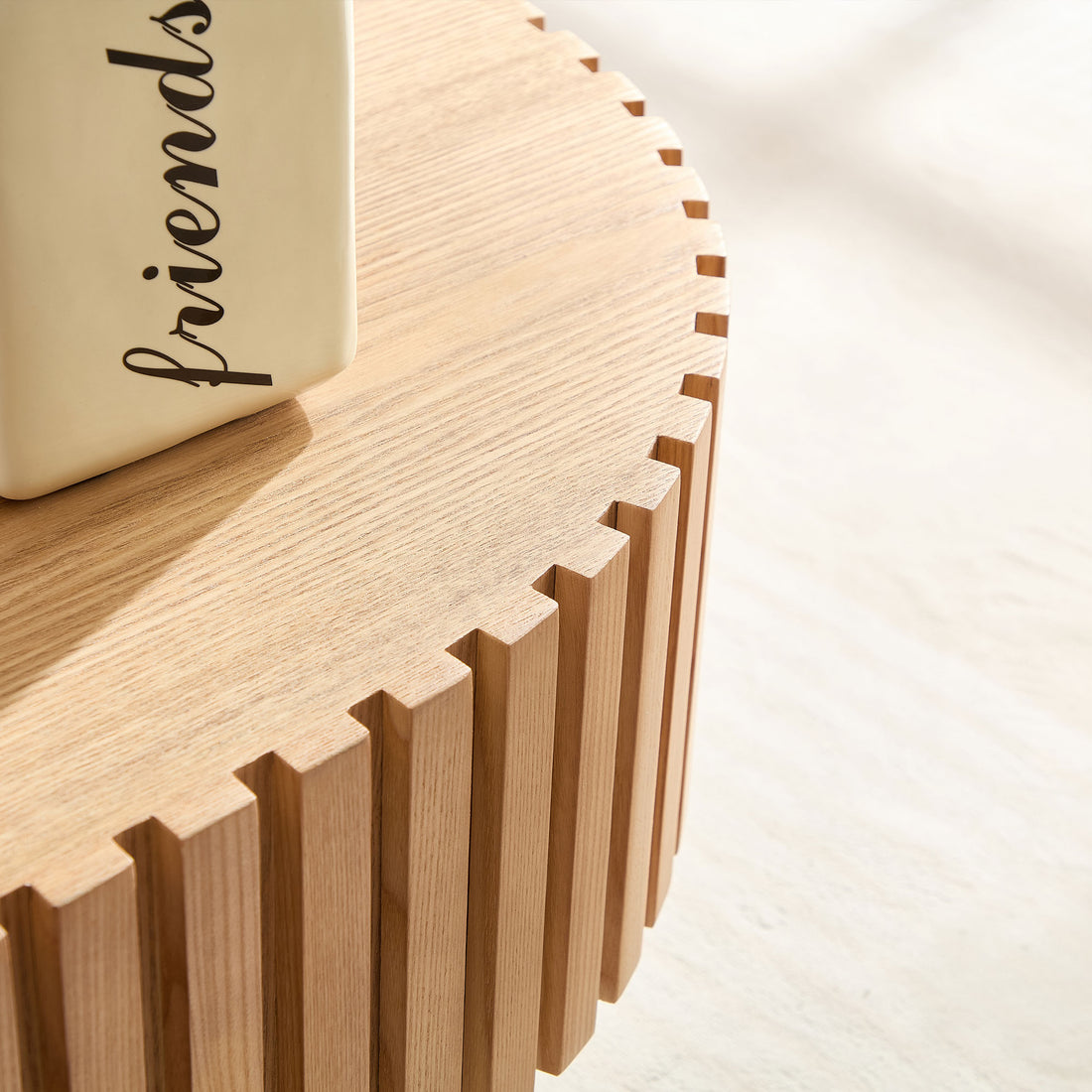 Elegant Fluted Edge