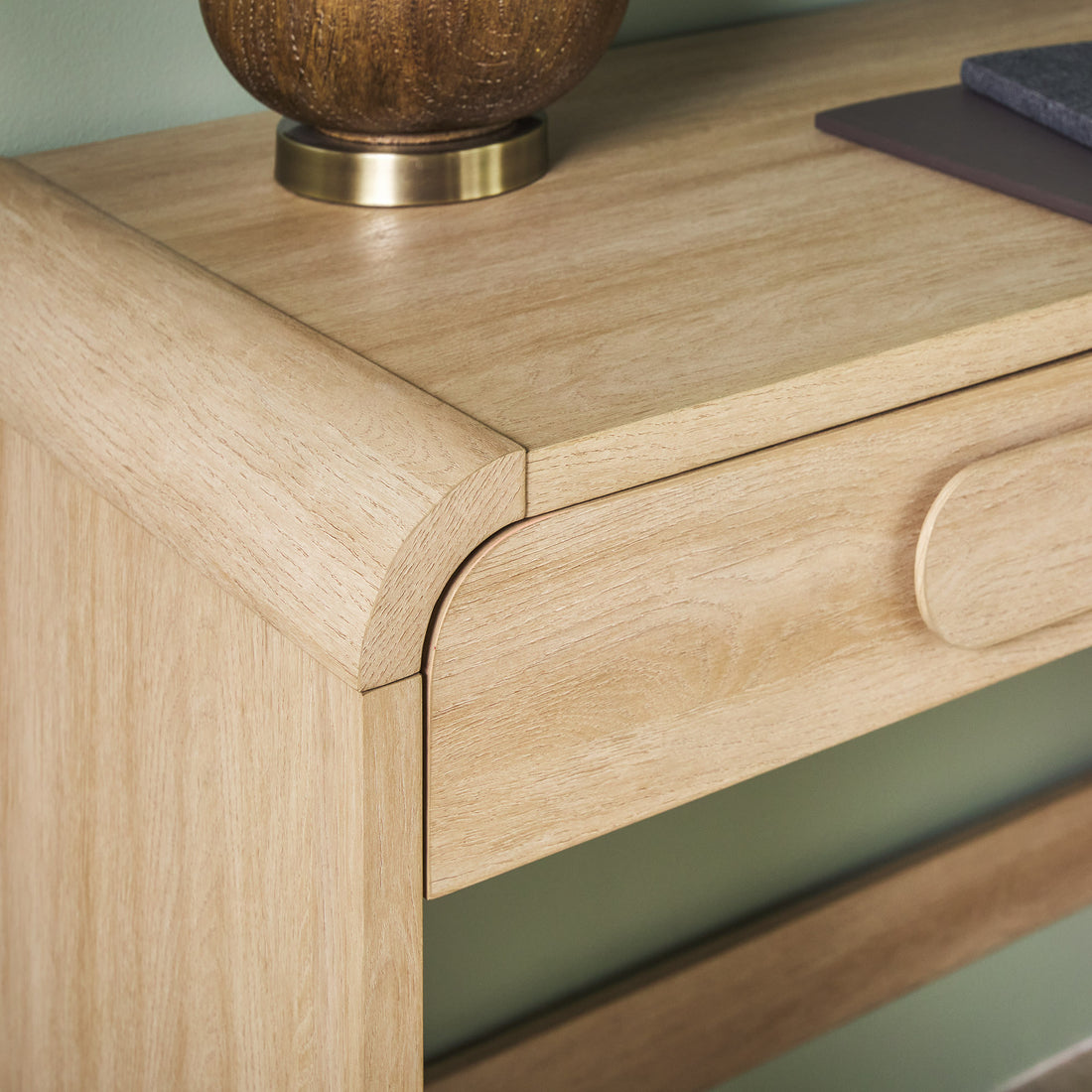 Warm Oak Finish