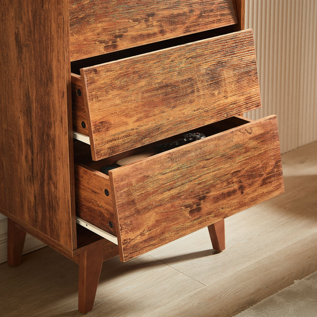 Beveled Front Detail