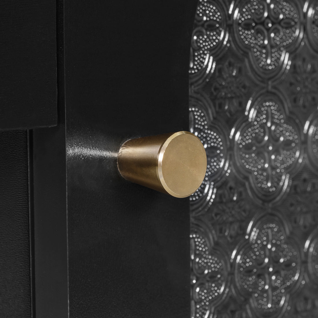 Built-in Power Port