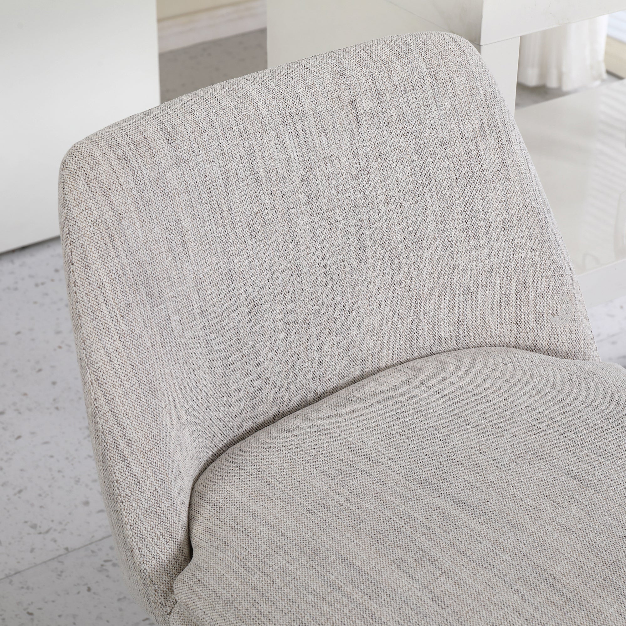 W2200P233491_media_8