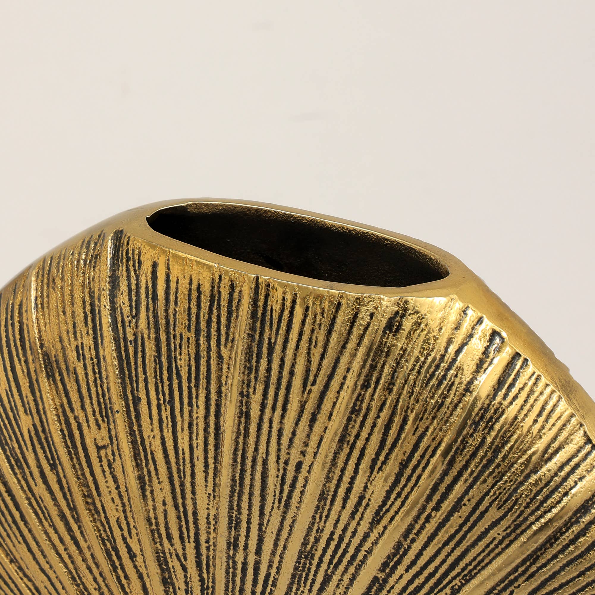 Iris Decorative Aluminium Vase Set of 2