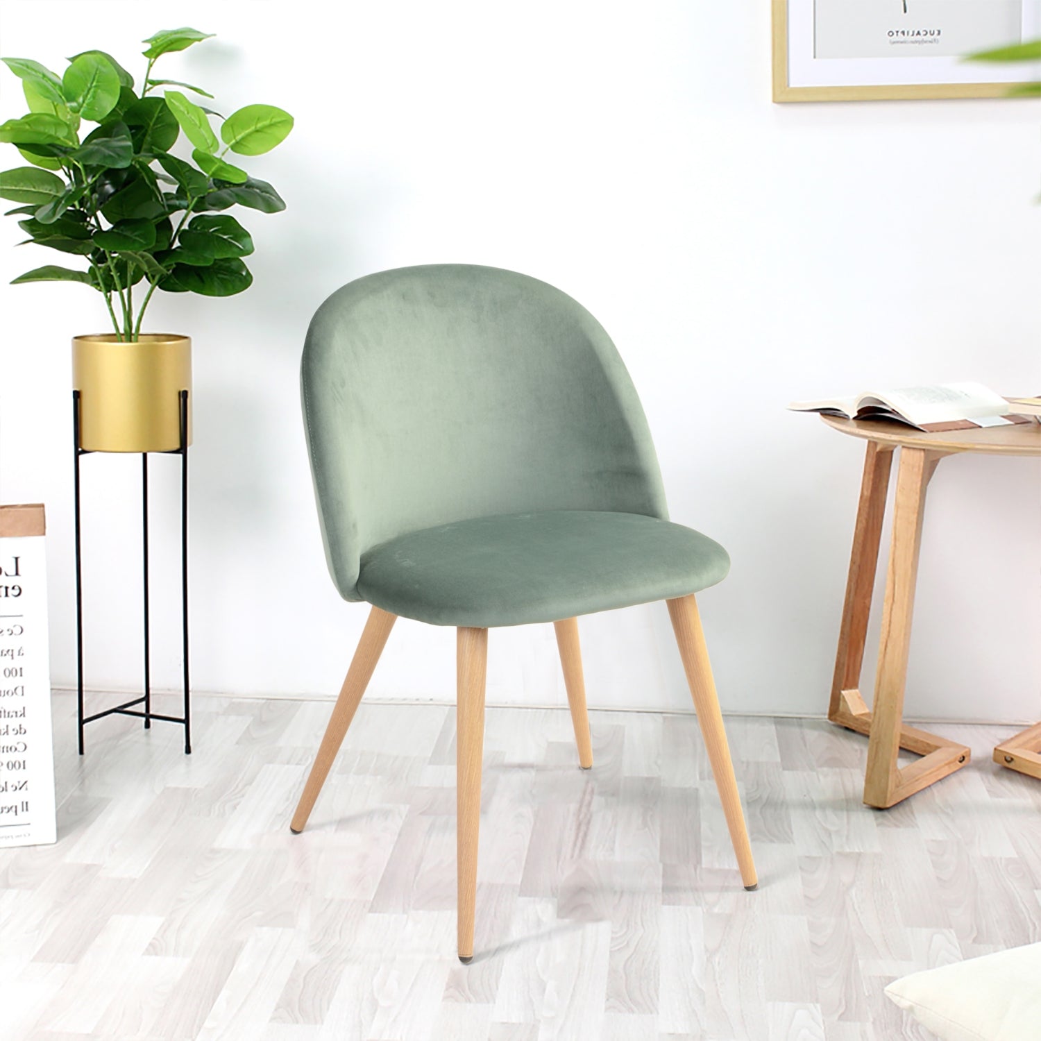 2207080000018_media_1