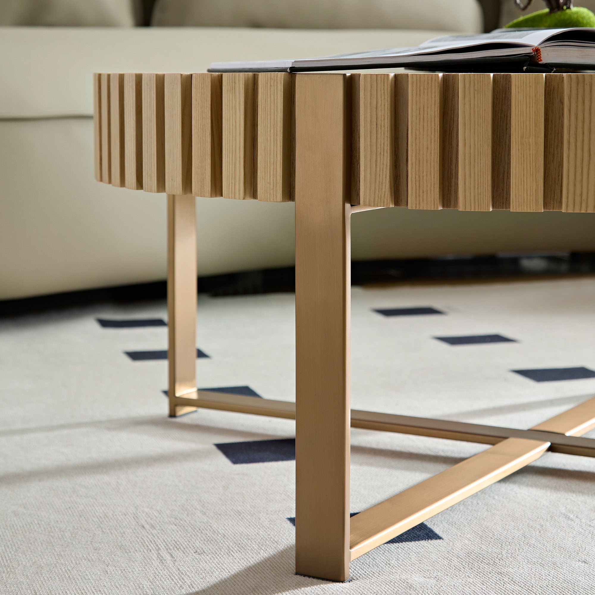 Brest 31.5" Round Coffee Table with Fluted Edge and Metal Base