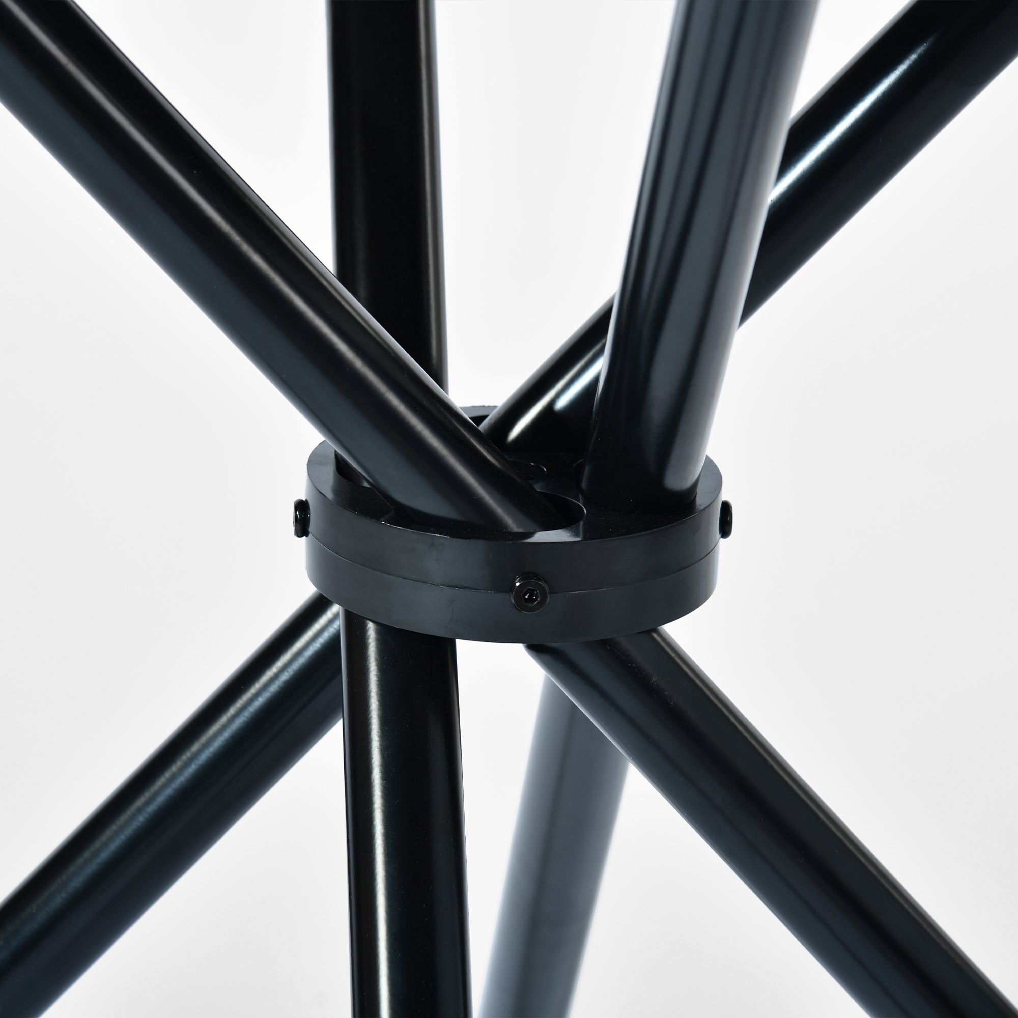 Fontana Modern 31.5" Wooden Round Dining Table