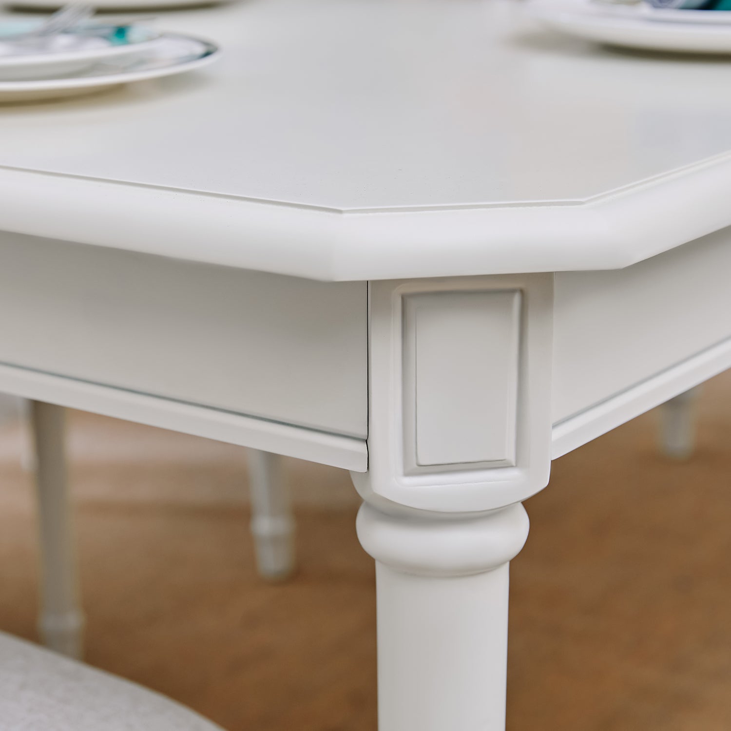 Homy Casa Zakir Extendable Dining Table 60-77.8" W for Dining and Workspace Open Box