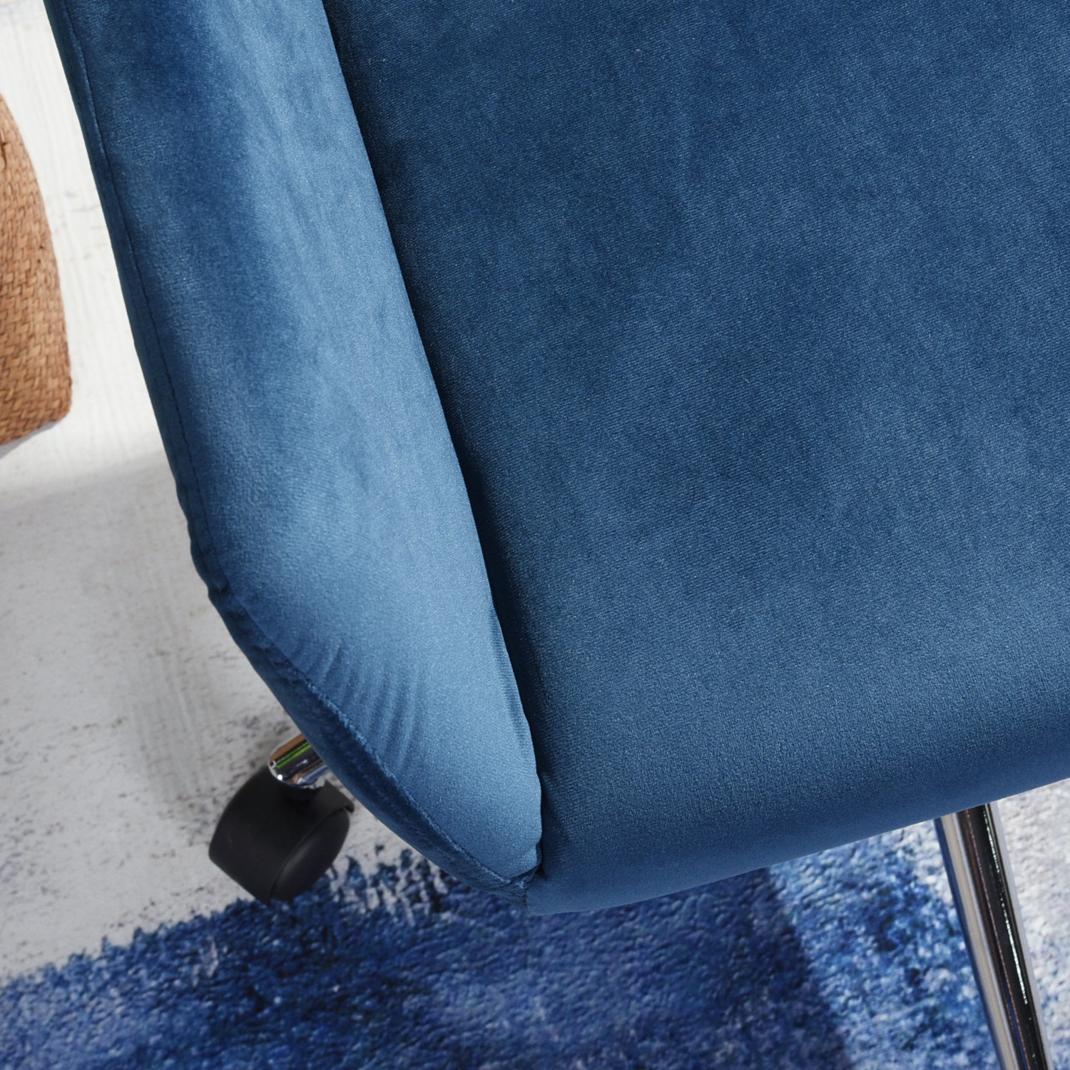 ROSS Velvet Swivel Desk Chair with Arms, Adjustable Height Task Chair on Wheels, Chrome Base, Blush Pink