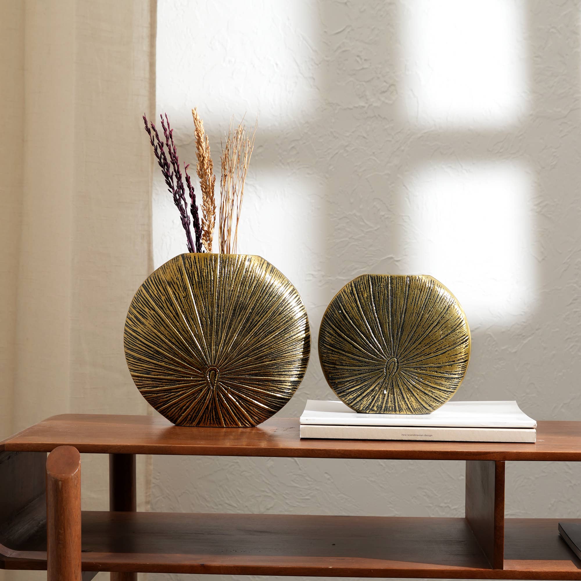 Iris Decorative Aluminium Vase Set of 2