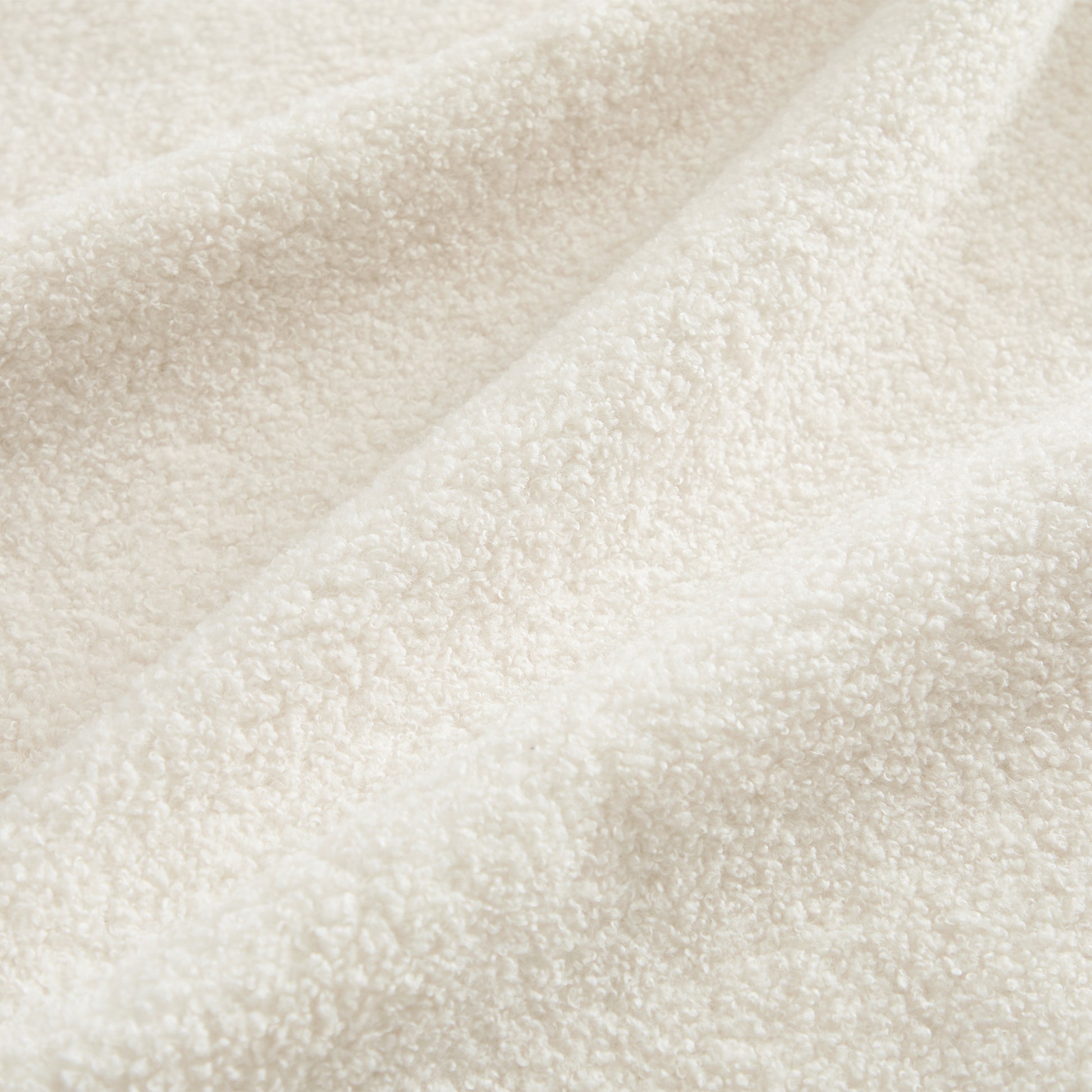 2604100000596_media_7