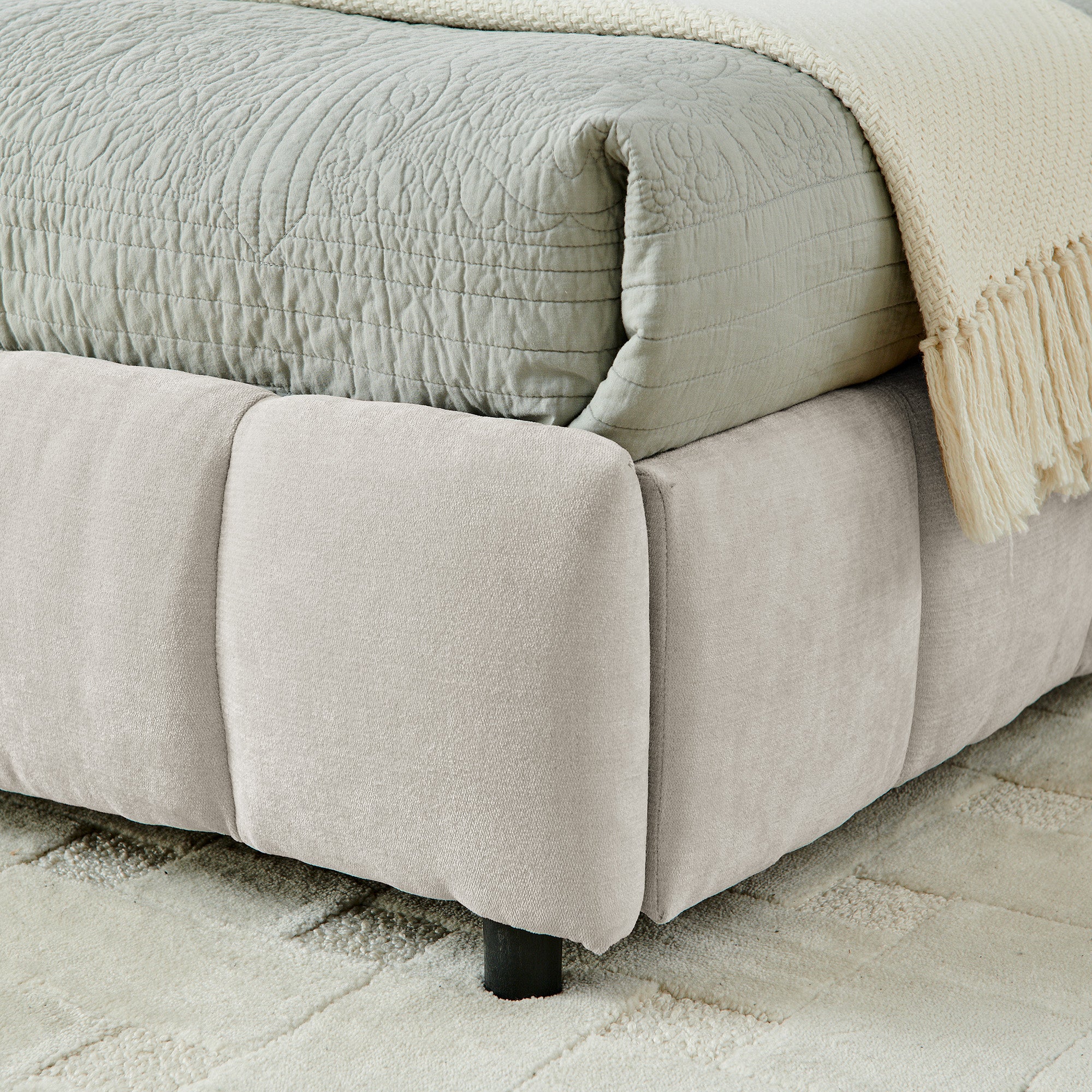 Clara King Chenille Upholstered Storage Platform Bed with 4 Under-Bed Drawers
