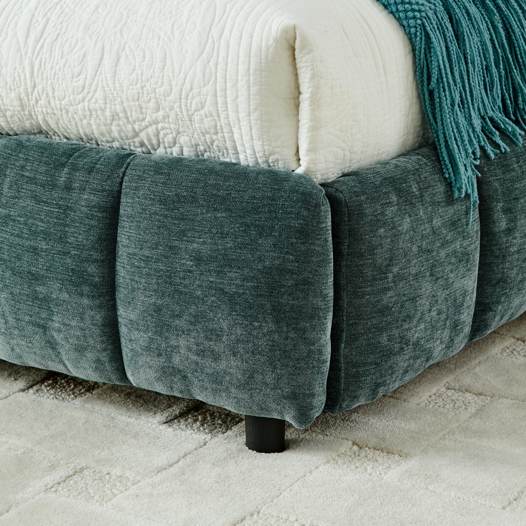 Clara King Chenille Upholstered Storage Platform Bed with 4 Under-Bed Drawers