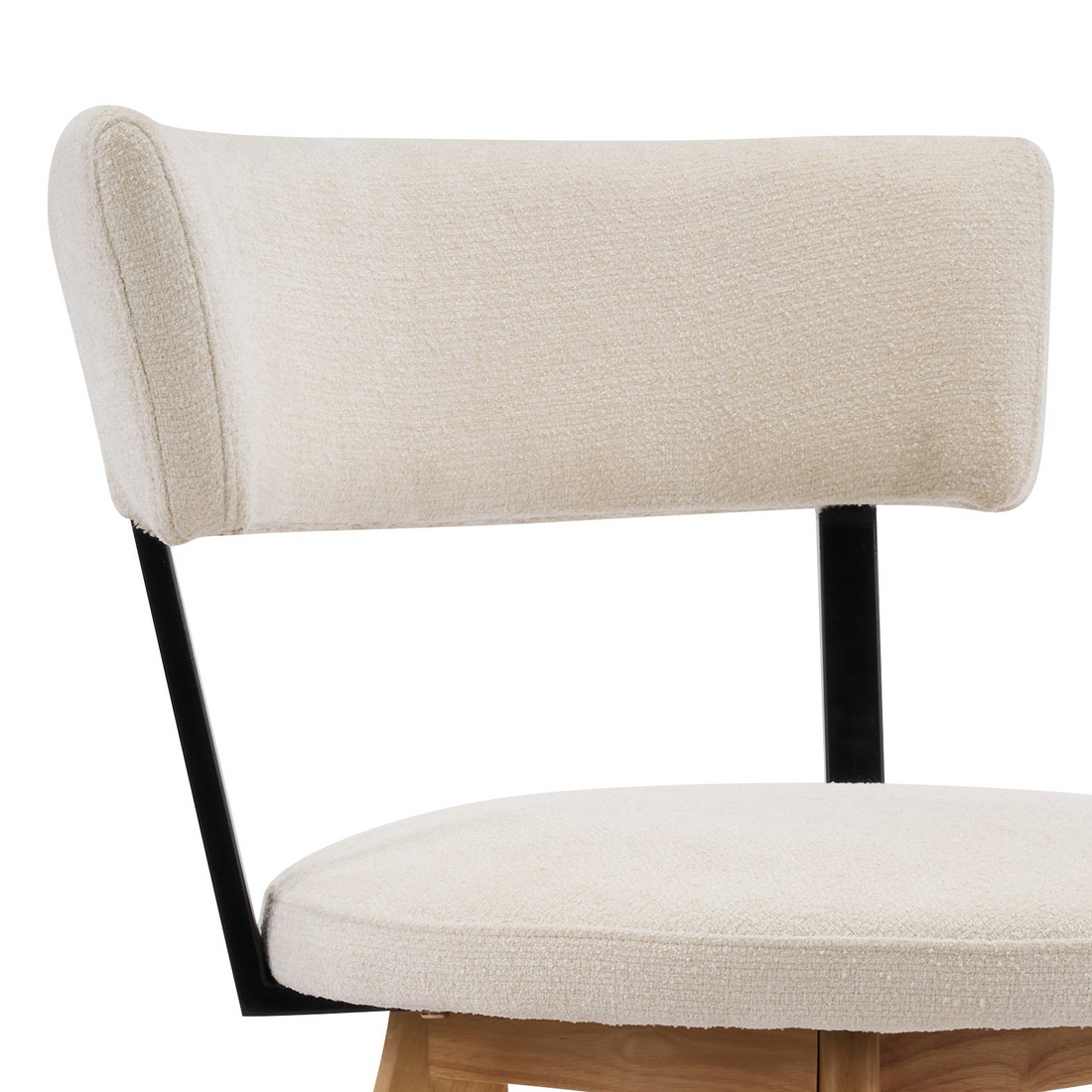 Vanern oak dining chair close-up of the cushioned seat and solid wood frame